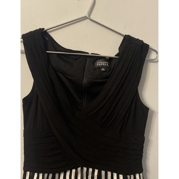 Adrianna Papell V-Neck Textured Sleeveless Dress Sz 10 Black White Geometric - Picture 2 of 7